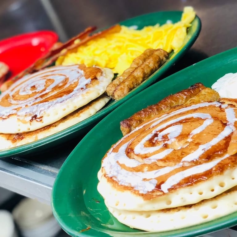 Delicious Cinnamon Roll: A Breakfast Favorite