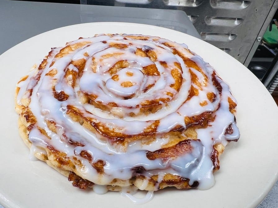 Cinnamon Roll Pancakes (2).